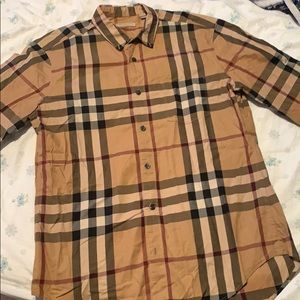 Burberry bottom down shirt